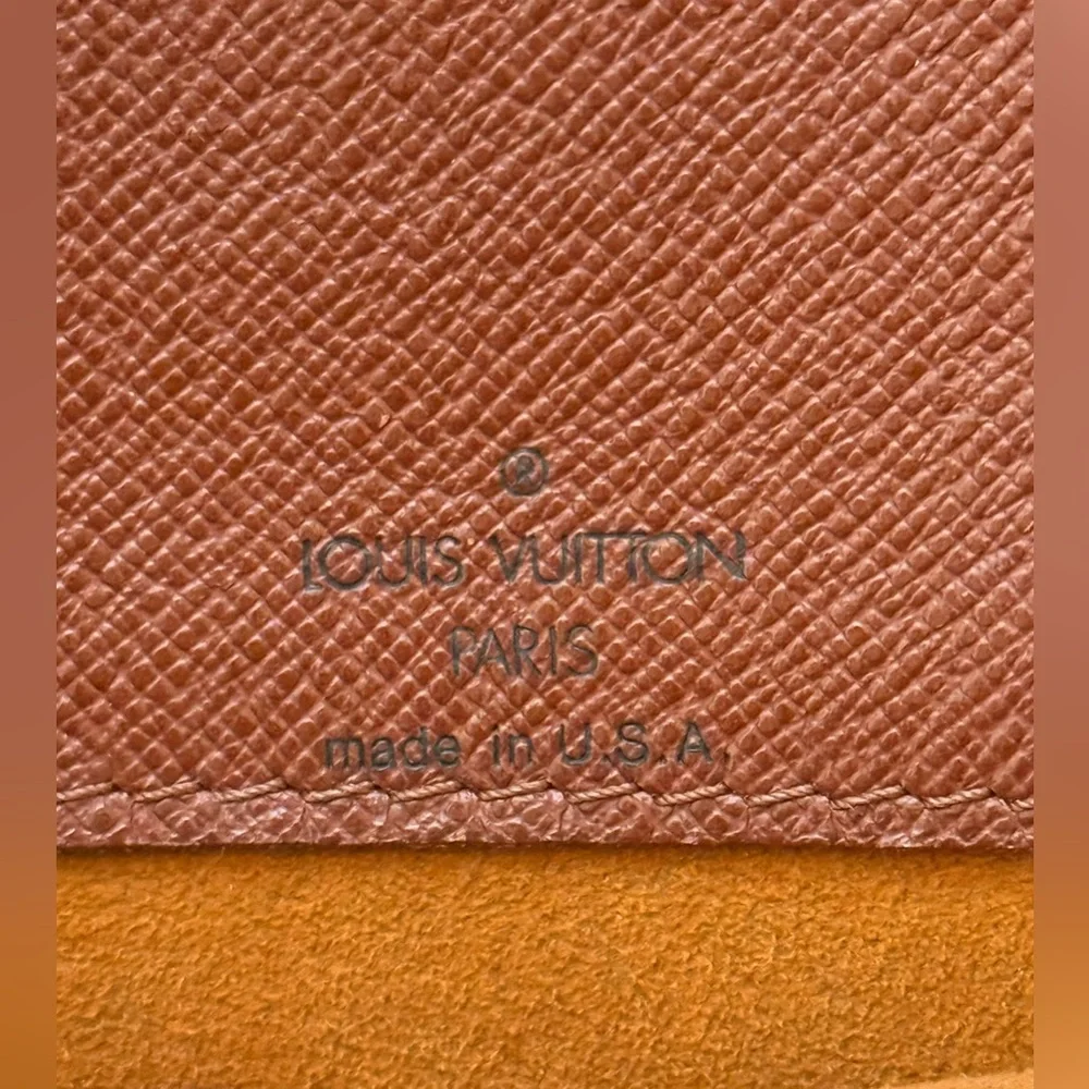 Louis Vuitton Authenticate Monogram shoulder Bag